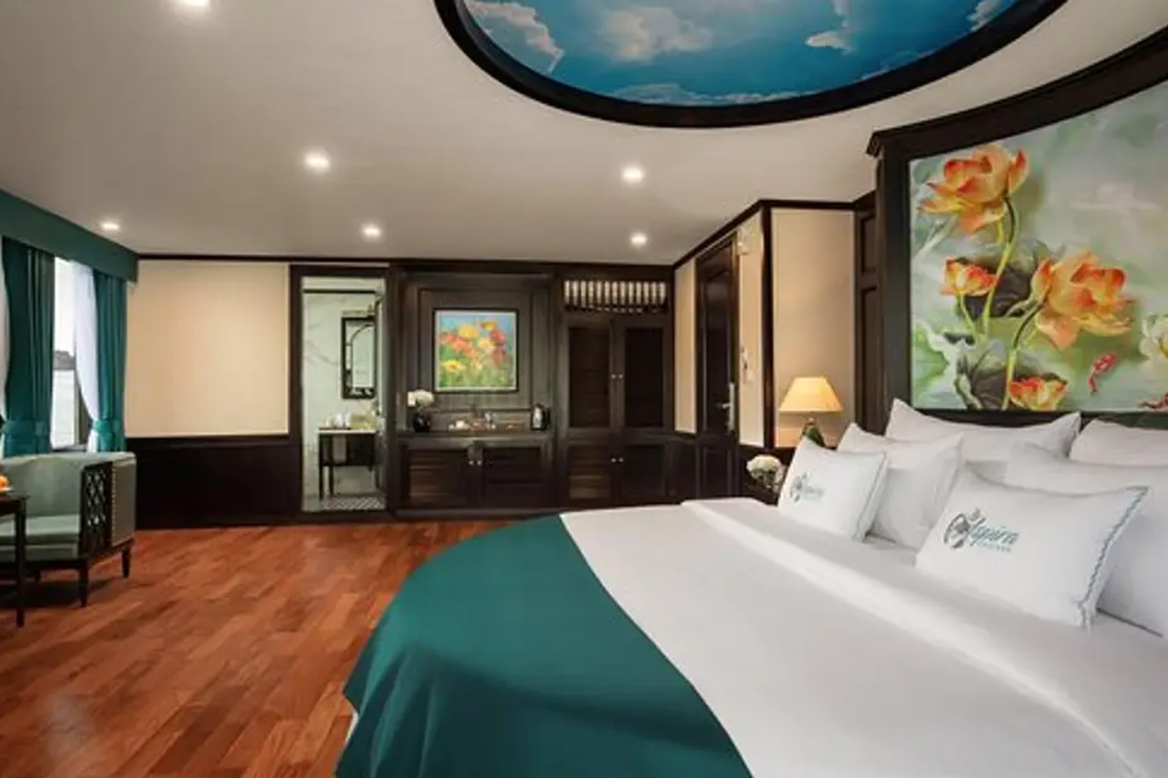 Halong Luxury Cruise: Unique 2 Days Halong Bay and Lan Ha Bay